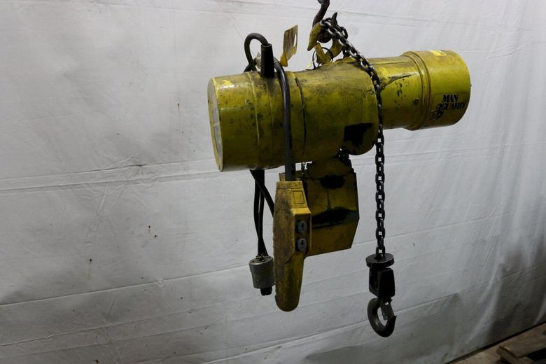 1/4 TON BUDGIT ELECTRIC POWERED CHAIN HOIST:  STOCK #11995
