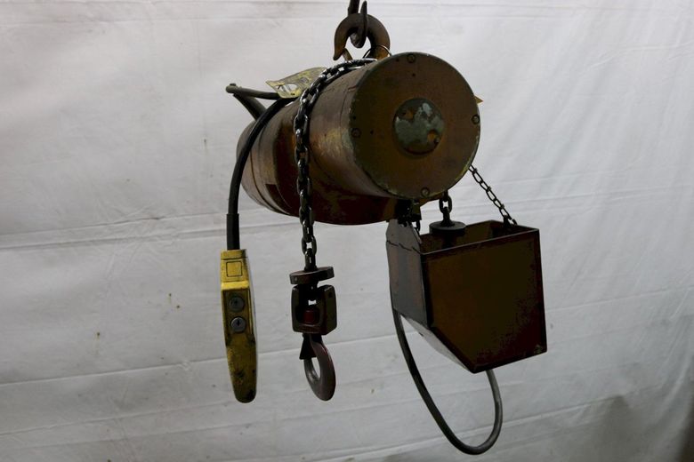 1/4 TON BUDGIT MODEL #113450-10 ELECTRIC POWERED CHAIN HOIST : STOCK #11992