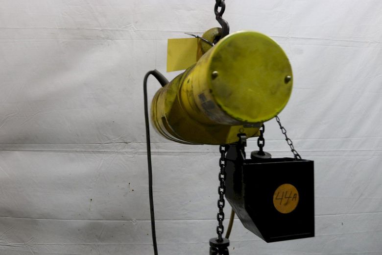 500 LB BUDGIT ELECTRIC POWERED CHAIN HOIST: STOCK #11983