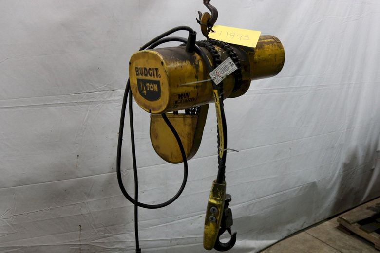 500 LB BUDGIT ELECTRIC POWERED CHAIN HOIST: STOCK #11973
