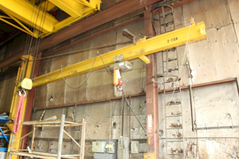 2 TON C&M LOADSTAR POWER CHAIN HOIST: STOCK #11234