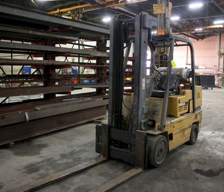 10,000 LB CATERPILLAR FORK LIFT : STOCK 15048