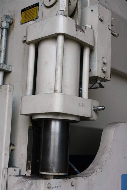 90 TON X 10' CINCINNATI AUTOFORM HYDRAULIC PRESS BRAKE: STOCK #66523-