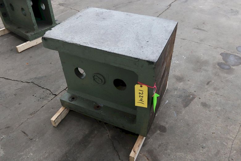 23" X 32" X 27" CAST ANGLE PLATE: STOCK #12241