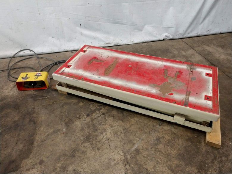2000 LBS X 24" X 54" LIFT COMPANY GLOBE EX SERIES HYDRAULIC SCISSOR LIFT TABLE, SINGLE PHASE 110