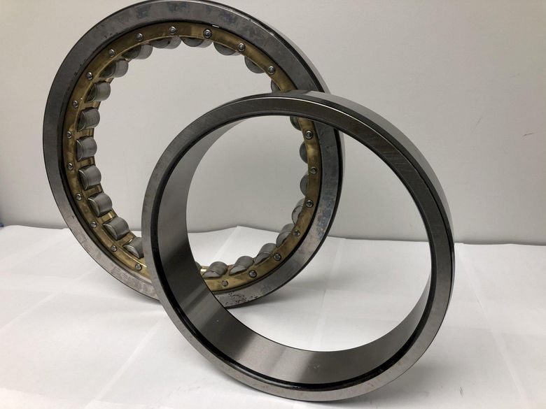 NSK RC-25 MODEL NU1052 COMPLETE CYNDRICAL BEARING: STOCK #14297