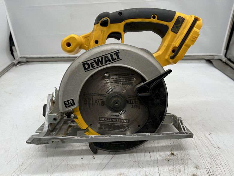 18V DEWALT DC390 CORDLESS CIRCULAR SAW  STOCK #16018
