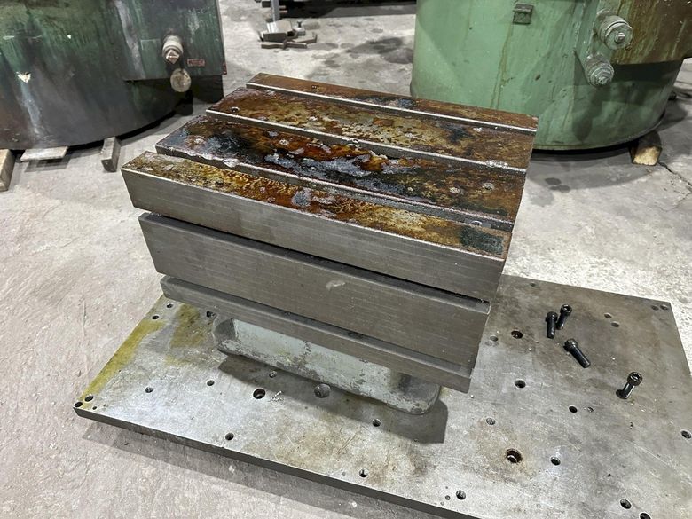 24" X 18" X 18" SLOTTED DRILL BOX TABLE: STOCK #20339
