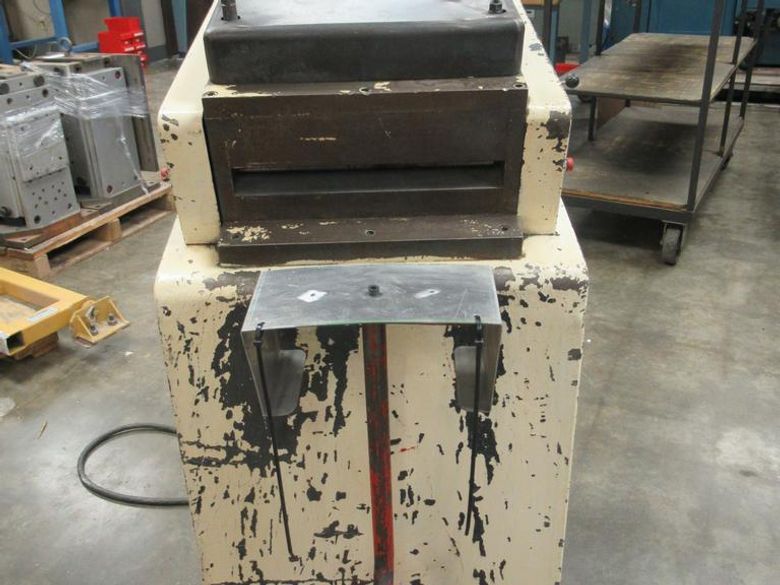 Cooper Weymouth 17-Roll Coil / Stock Straightener, 12" Width Capacity