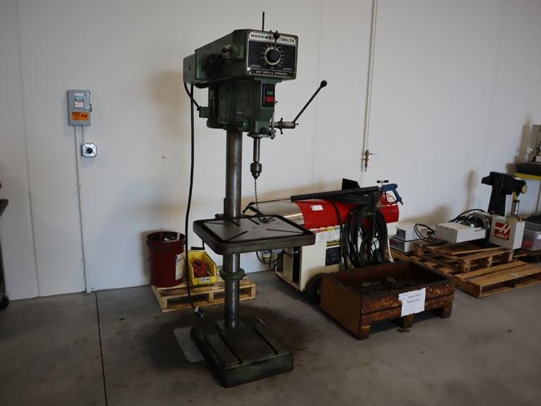 Delta Rockwell 20" Floor Model Drill Press, Variable Speed to 2,000 RPM, 6" Hand Quill Feed, Drill Chuck