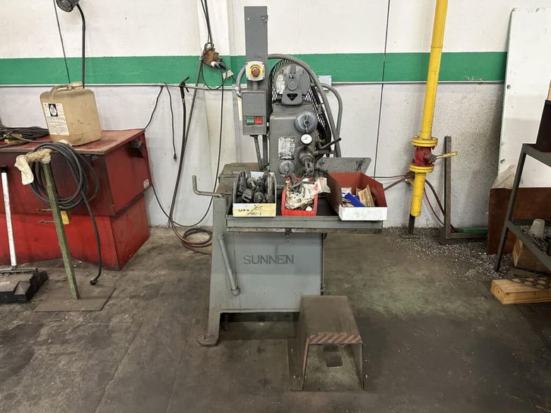 Sunnen MBB-1290D Horizontal Hone w/ Tooling and Honing Stones