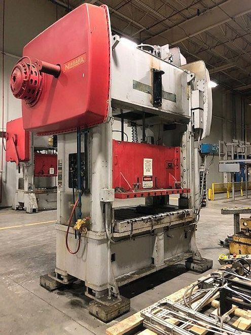 150 ton Niagara SE2-150-72-48 Straight Side Press, New 1989