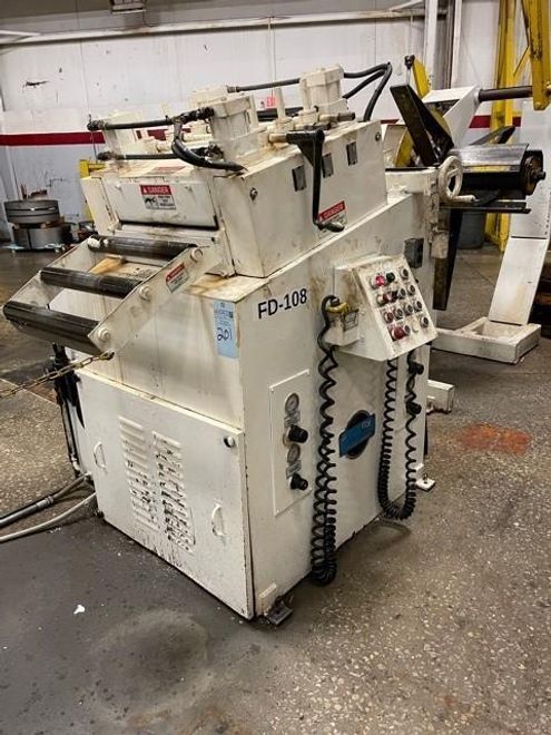 8000 lbs x 18" Coe Coil Reel and Powered Straightener