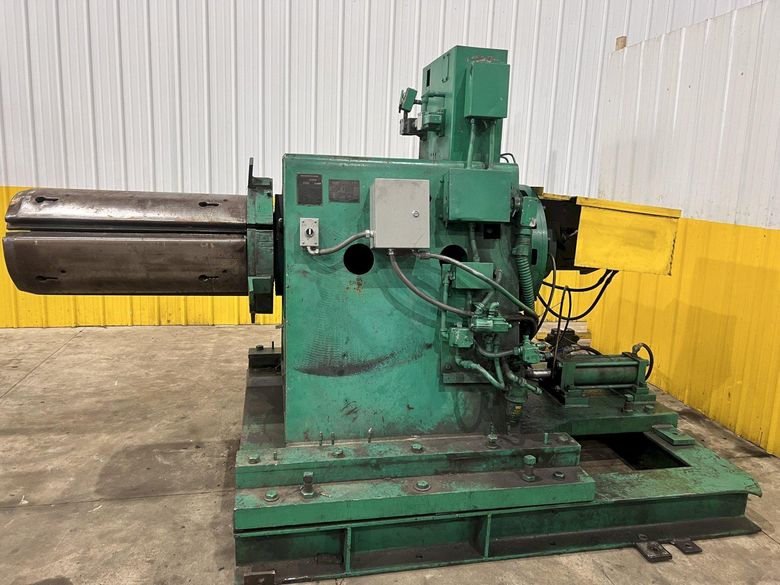 15,000 LB X 36” SECO POWERED UNCOILER COIL REEL, ON TRAVERSING BASE: STOCK #22957