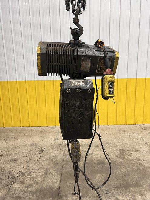 2 TON R&M MODEL #ECB220PT16S CHAIN HOIST: STOCK #22448