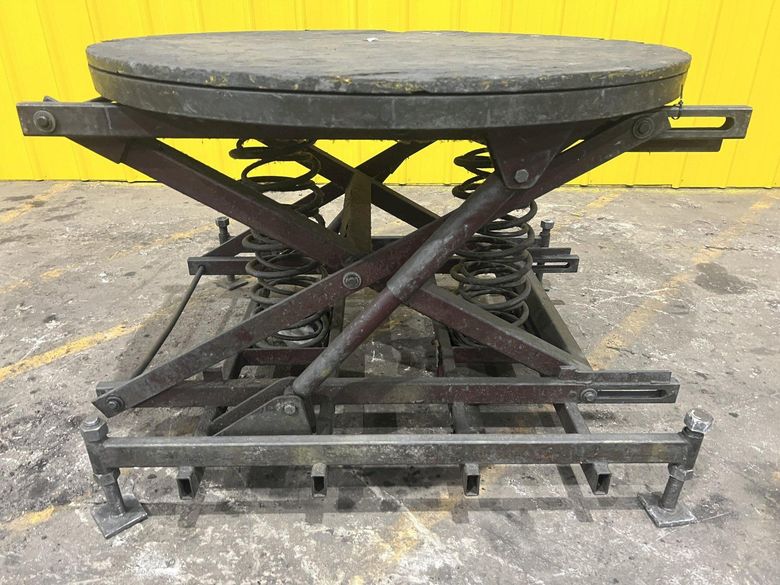 43" X 43" X 34" MECHANICAL SPRING LIFT TABLE: STOCK#20136