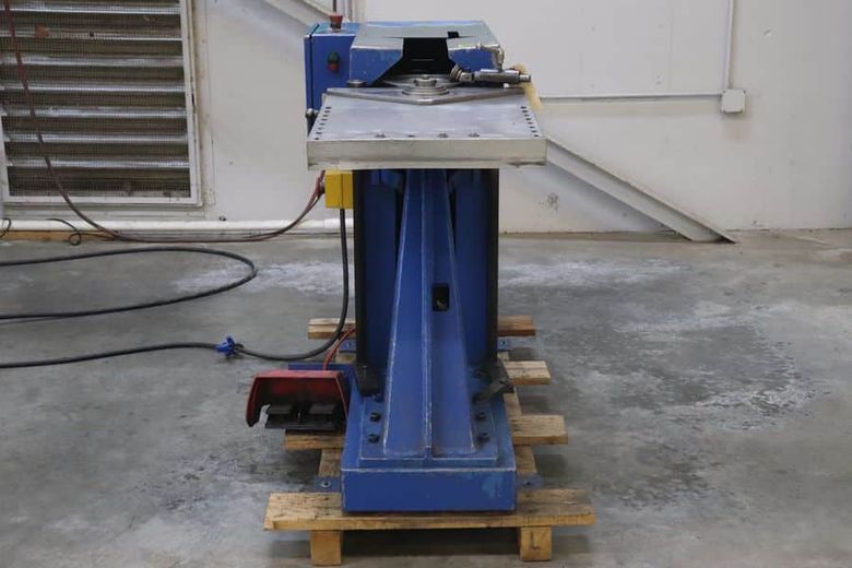 Spiro Beta 3 Hydraulic Gorelocker Elbow Machine, Edge Former Machine