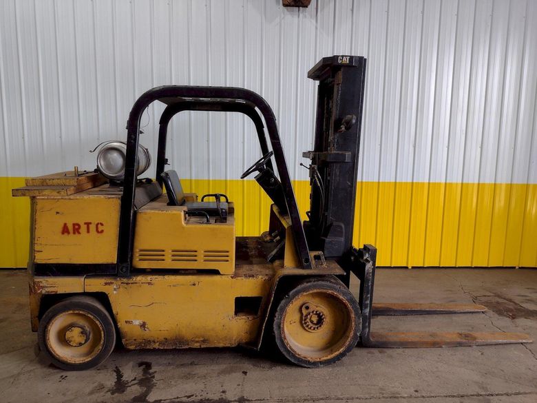 12,500 LBS CAT MODEL T1250 LP-GAS FORKLIFT: STOCK #18141