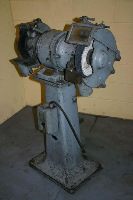3 HP CINCINNATI DOUBLE END GRINDER:  STOCK #19142