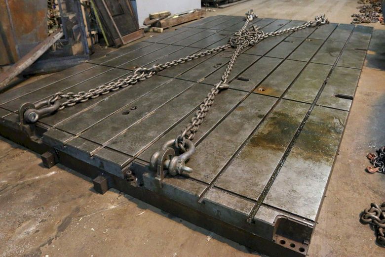 18' X 11' X 10" THICK GIDDINGS & LEWIS T-SLOTTED FLOOR PLATE: #67270