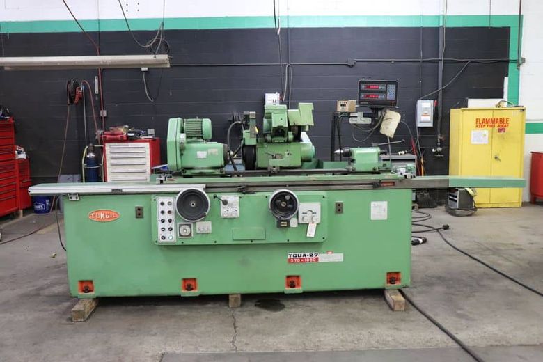 TONG IL TGUA-27 10.6″ X 41.3″ Universal Cylindrical Grinder w/ Acu-Rite III DRO