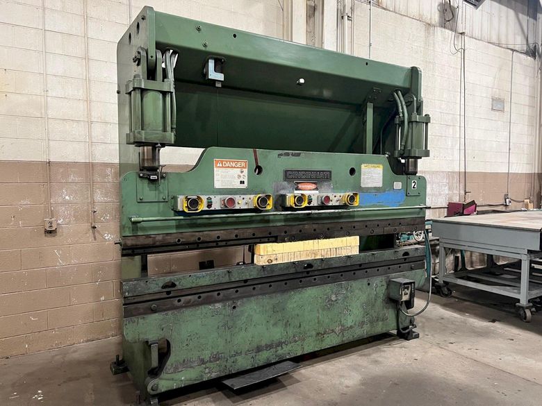 USED CINCINNATI 90 TON X 10' HYDRAULIC PRESS BRAKE MODEL 90CB X 8, Stock# 10986, Year: 1983
