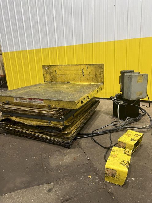 4,000 LBS X 44" X 44" PENTALIFT HYDRAULIC LIFT & TILT TABLE: STOCK #20386