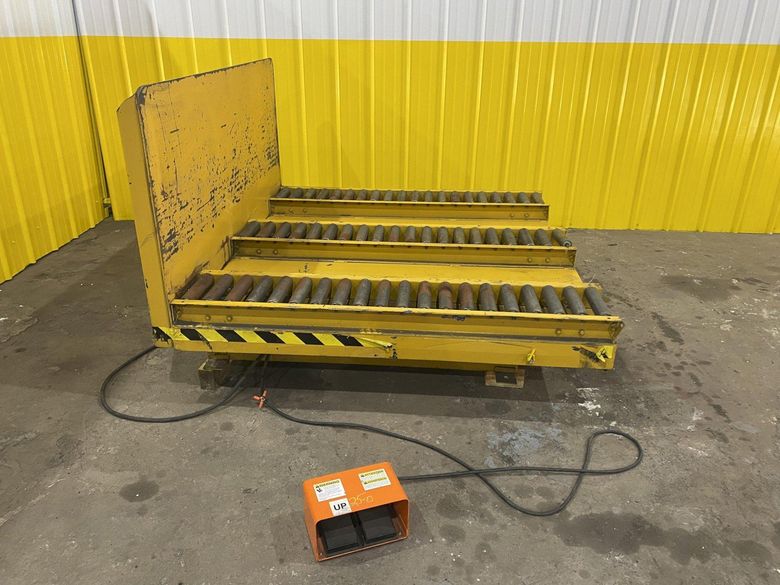 4,000 LB CAPACITY PRESTO ECOA MODEL HTT-C4-90-L-64060 ELECTRO-HYDRAULIC ELEVATING UPENDER: STOCK