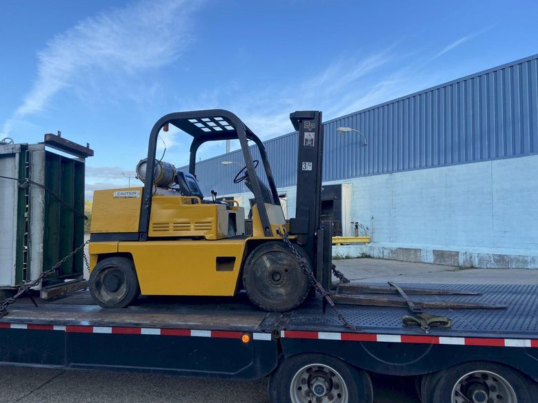 12,500 LBS CAT (EAGLE PINCHER) MODEL #T1250 LP GAS FORKLIFT: STOCK #18142