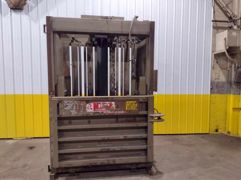 60" X 30" X 20 HP PIQUA MODEL #30 VERTICAL HYDRAULIC CARDBOARD BALER: STOCK 17413