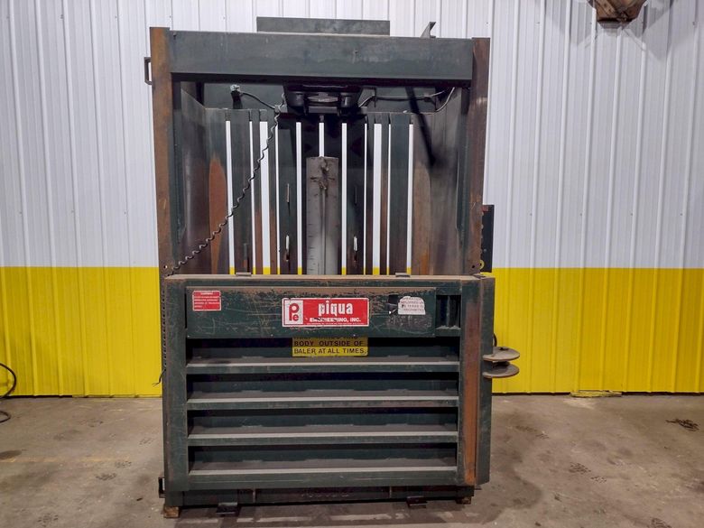 60" X 30" X 20HP PIQUA MODEL #30 VERTICAL HYDRAULIC CARDBOARD BALER: STOCK 17412