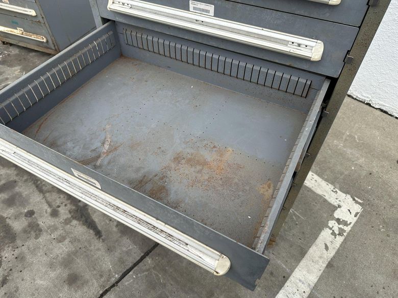 5 DRAWER 30" X 27-1/2" X 59" VIDMAR CABINET: STOCK :#77984