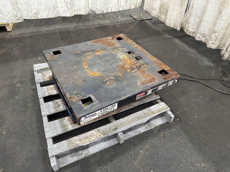 2500 LBS AUTOQUIP HYDRAULIC SCISSORS LIFT TABLE: STOCK #77709