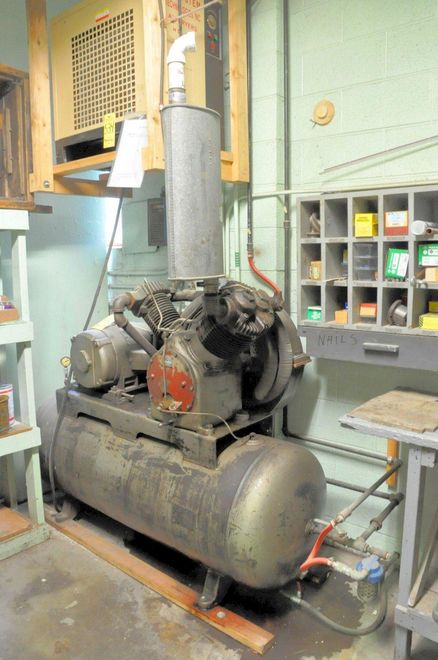 10 HP LEROI AIR COMPRESSOR:   STOCK #76636