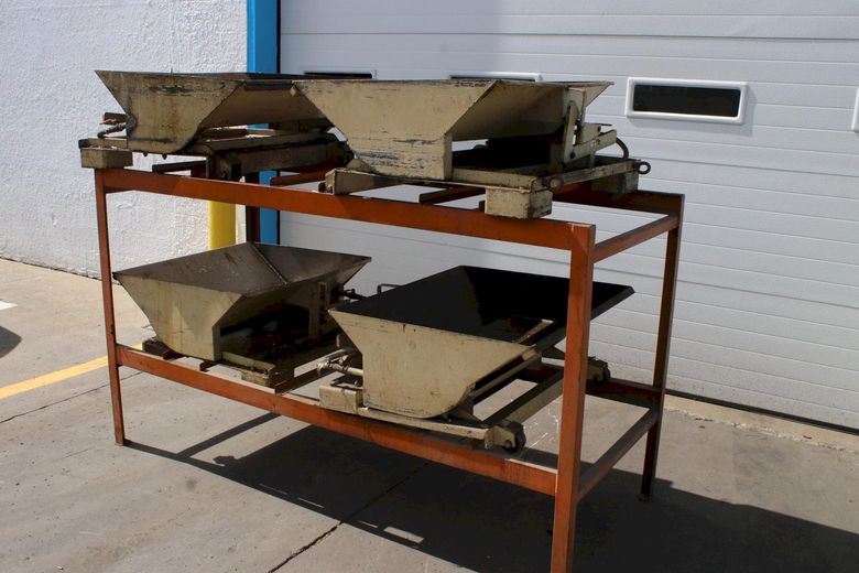 RACK WITH 4 DUMP HOPPERS: STOCK #75719