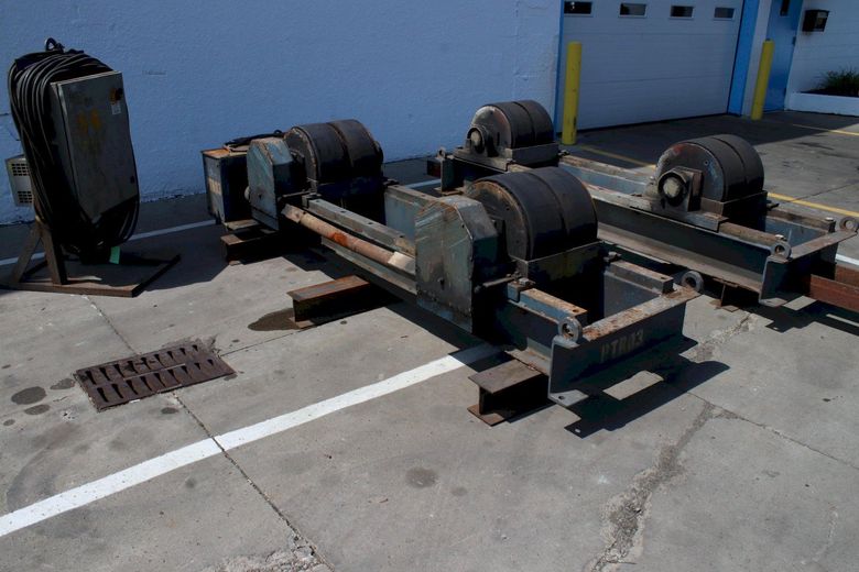 SET DRIVE AND IDLER TANK ROLLS: STOCK #75340