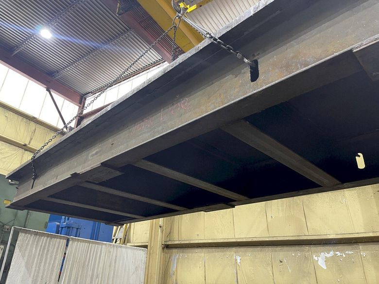 99-1/4" X 257" X 3" STEEL PLATE ON STAND: STOCK #74980