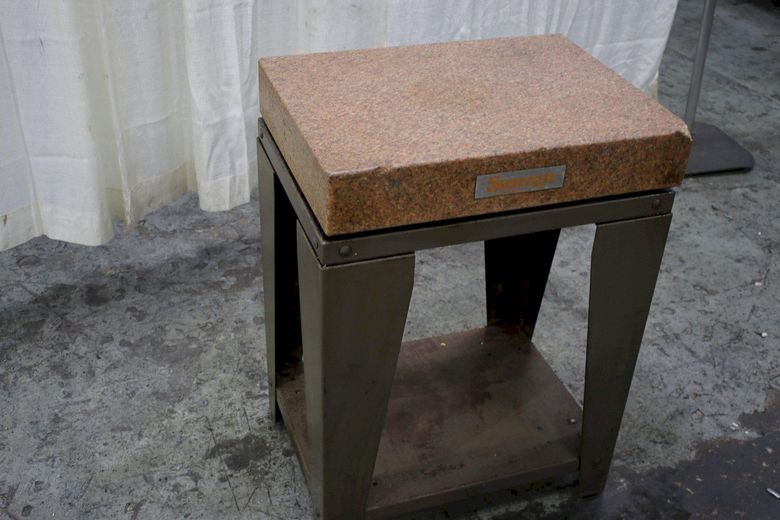 18" X 24" STARRETT PINK GRANITE PLATE ON STAND: STOCK #74829