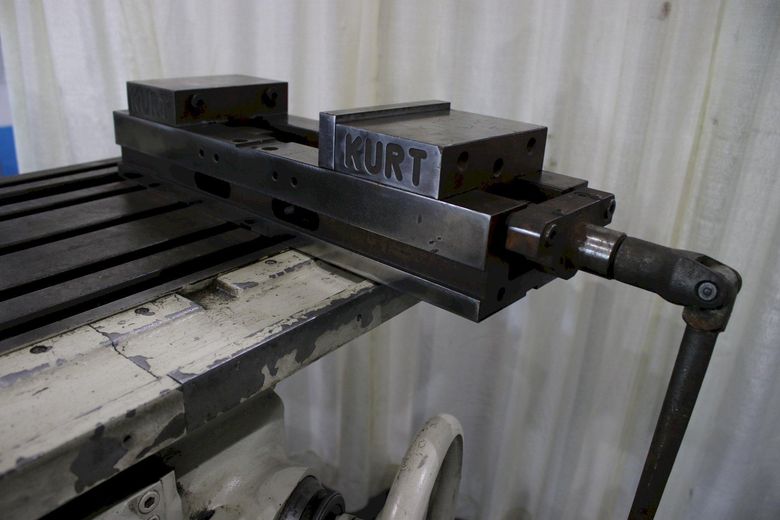 6" KURT MILLING MACHINE VISE: STOCK #74313