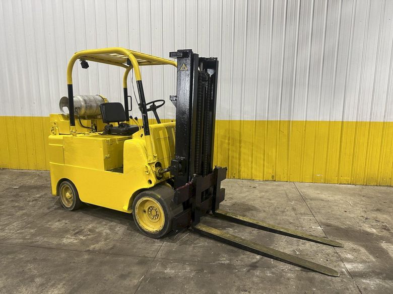 12,000 LB CATERPILLAR PROPANE FORKLIFT: STOCK #17999