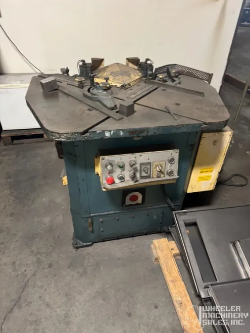AMADA CS-220 Hydraulic Corner Notcher #8138 #2
