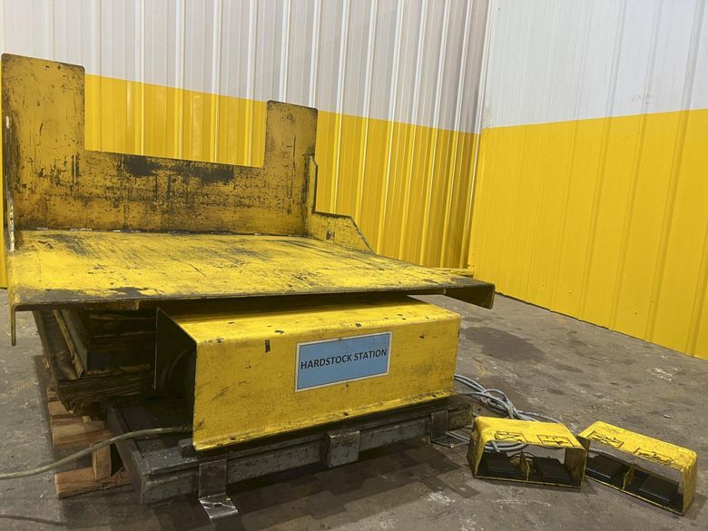 4,000 LBS X 48" X 48" PENTALIFT HYDRAULIC LIFT & TILT TABLE: STOCK #20387