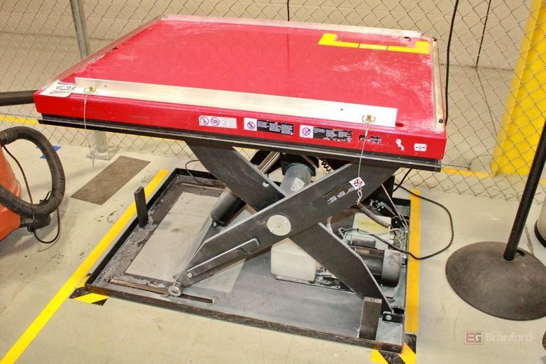 3000 LBS DAYTON HYDRAULIC SCISSOR TABLE: STOCK #78320