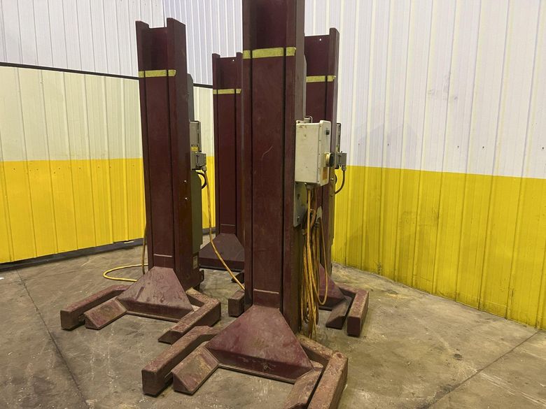 (4) 16,000 LBS ADVANTAGE MODEL ALS-1-16 HEAVY DUTY MOBILE COLUMN LIFT JACKS: STOCK #18359