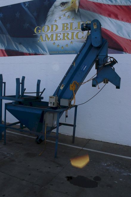 8" WIDE DAVIS INCLINED CHIP CONVEYOR: STOCK #76349