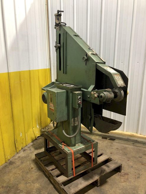 2-1/2" HAMMOND GRINDER MODEL UBG132 ABRASIVE BELT SANDER, LATHE ATTACHMENT: STOCK 17271