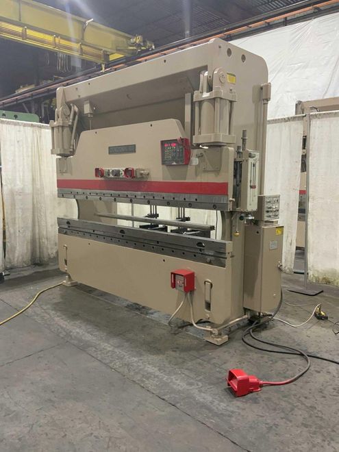 135 TON X 10' CINCINNATI HYDRAULIC PRESS BRAKE STROKE: STOCK #80580