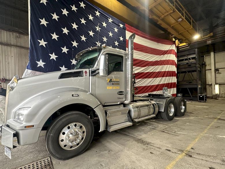 2023 KENWORTH T880 SEMI TRUCK: STOCK #16283