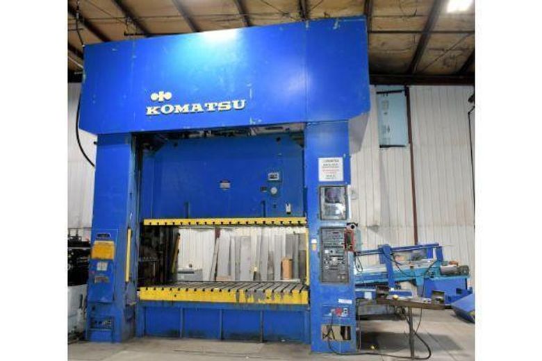 500 ton Komatsu Model E2P 500 Straight Side Metal Stamping Press For Sale, Year 1988 - Reconditi