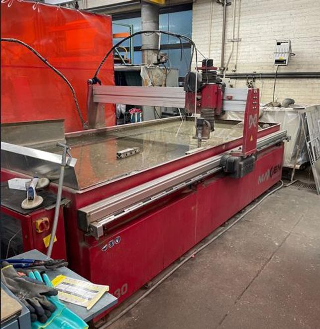 5’ x 10’ Maxiem Model 1530 CNC Water Jet